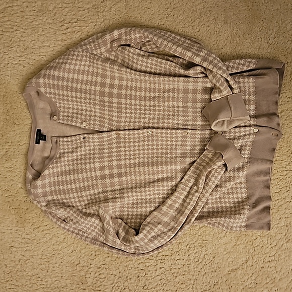 Ann Taylor sweater - Picture 1 of 3
